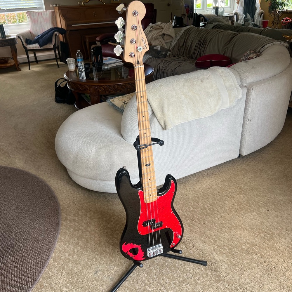 Pete Wentz, Fall Out Boy, Red and Black Electric Bass Guitar